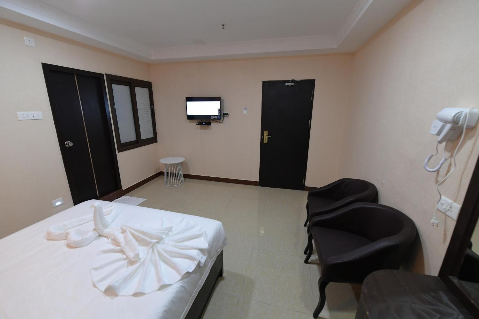 Coastal Grand Hotel Sampath Tiruchirappalli Extérieur photo