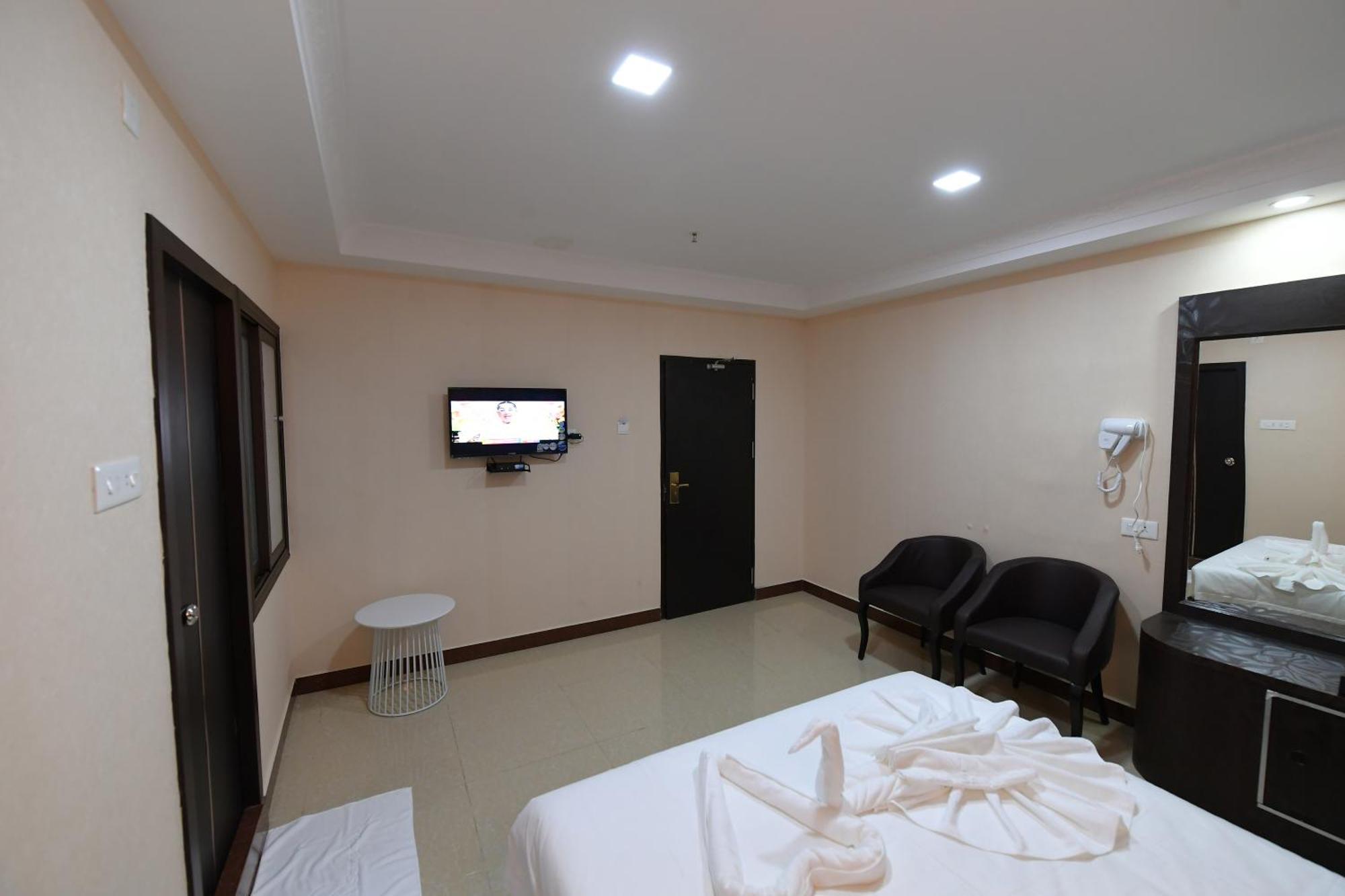Coastal Grand Hotel Sampath Tiruchirappalli Extérieur photo