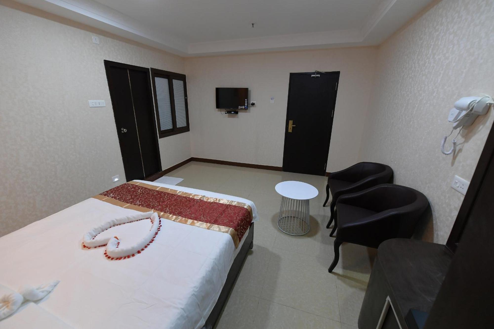 Coastal Grand Hotel Sampath Tiruchirappalli Extérieur photo